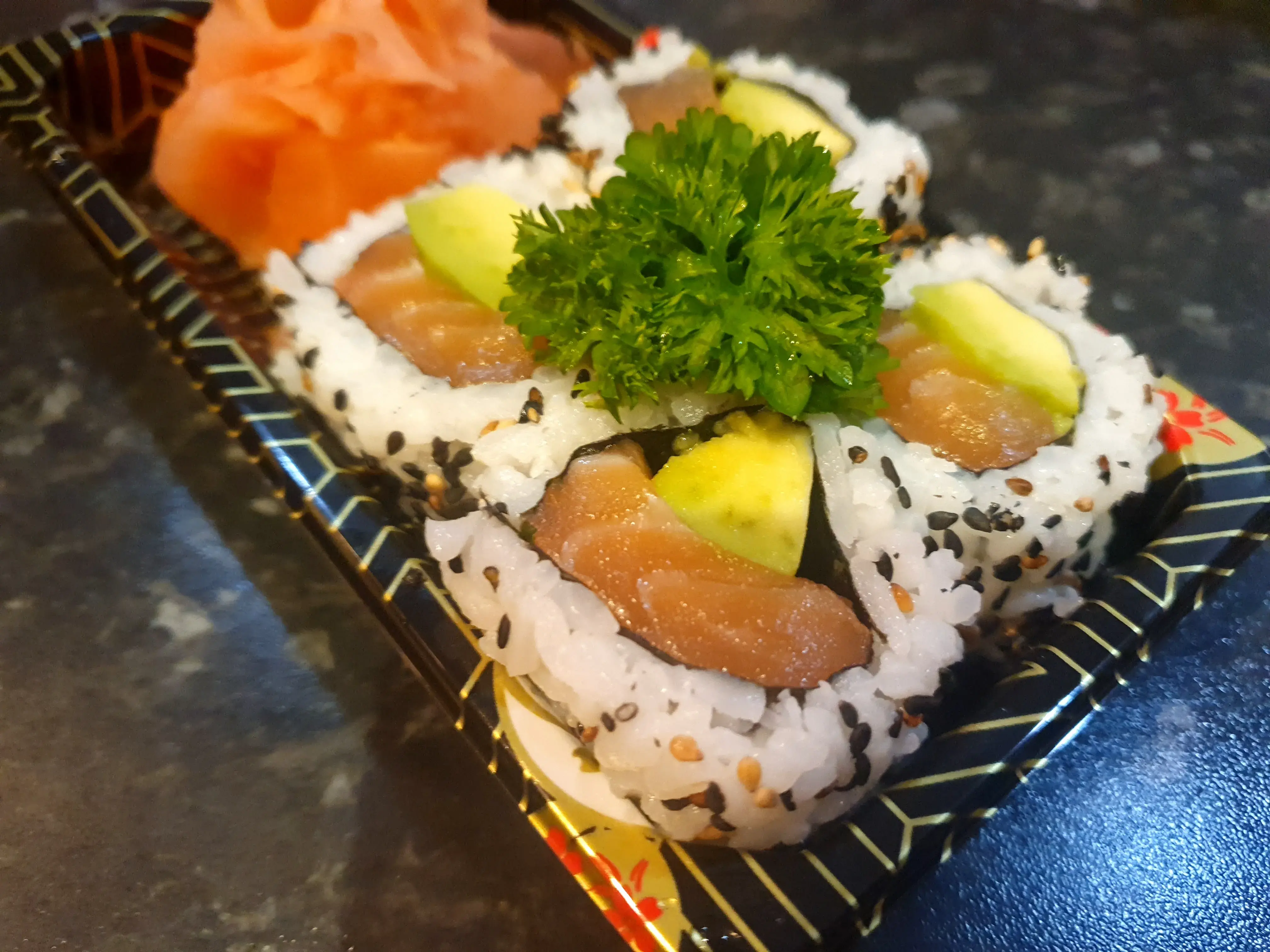 Uramaki Salmon Avocado